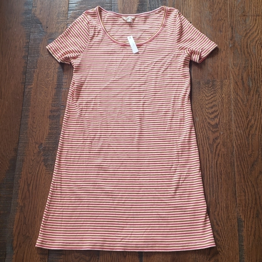 Madewell Swingy Tee Dress in Stripe
L7903